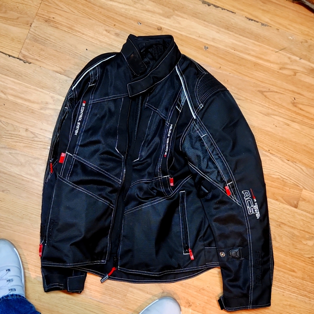 Motorcycle jacket